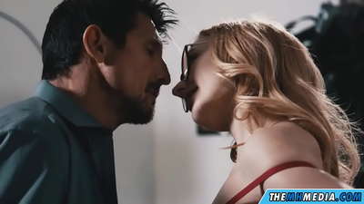 Романтичний секс з розпусною блондинкою